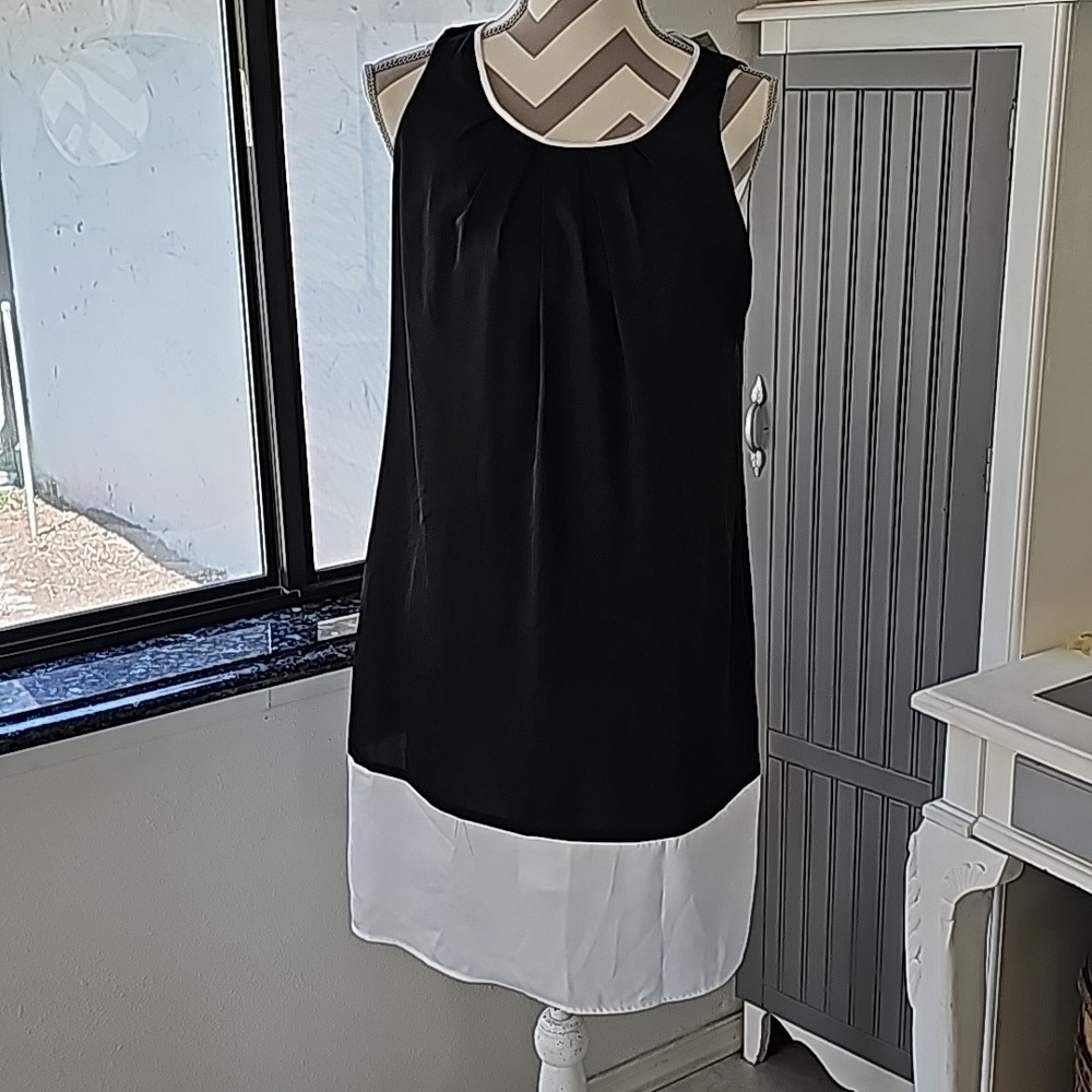 Dana Buchman dress size small NWT